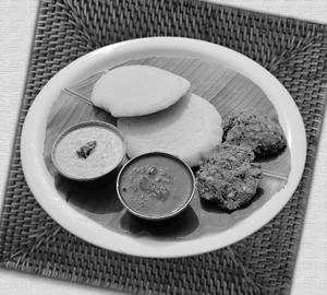Thatte Idli + Masala Vada