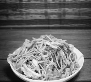 Egg Chicken Hakka Noodles