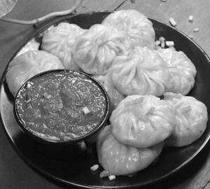 Steam Paneer Momo 8 Pcs