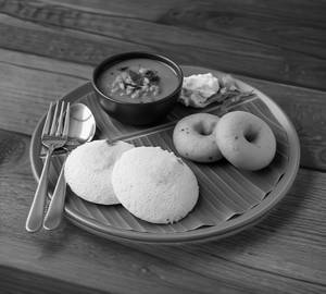 Idli & Vada (3 each)