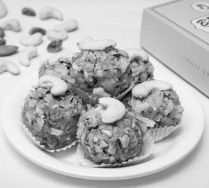 Dry Fruit Dink Laddu
