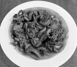Koonthal Pepper Fry(squid )
