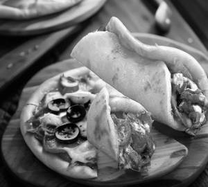 Chilli chicken shawarma [1 piece]