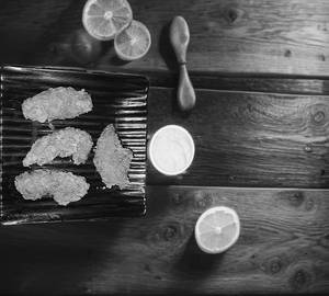 4 boneless strips