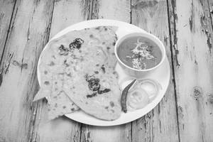1 kaju curry + 1 butter tawa paratha