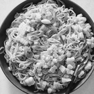 CORN FRIED NOODLES