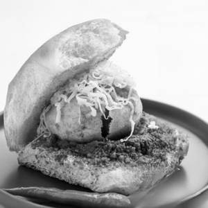 CHEESE VADA PAV (2 PCS)
