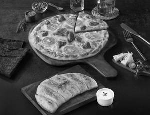 Herby Chicken Pizza [7" Regular] + Garlic Bread...