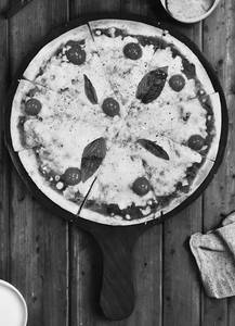 Og Margherita Pizza (medium)