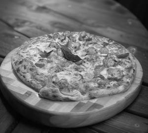 Chicken Garlic Sausage Pizza