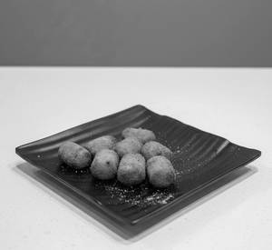 Chilli Potato Balls 8 Pcs