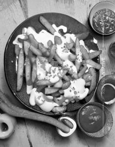Peri peri cheese fries