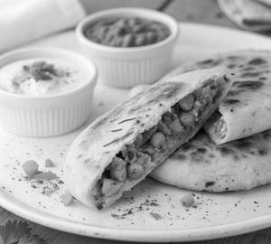 Veg Stuffed Kulcha