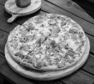 Green Jungle Bites Pizza