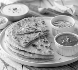 Lasooni Paratha
