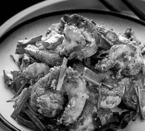 Schezwan Prawn Dry (4Pcs)