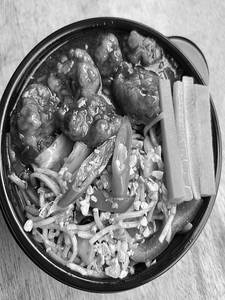Chilli Garlic  Noodles With Gobhi Manchirian Combo