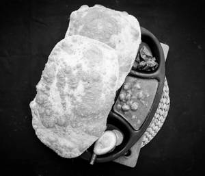 Chole Bhature [2 Bhature]