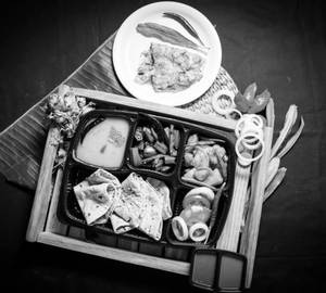 Roti Omelette Thali