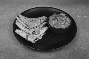 4 plain paratha with sabji gravy