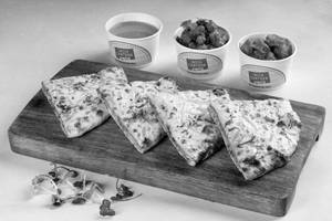 Paneer stuffed Kulcha Combo