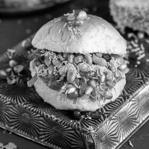 Kacchi dabeli