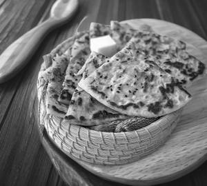 Stuffed Kulcha (Potato / Onion)