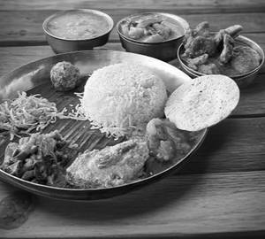 Mutton Kosha Thali (8.Item)(4Ps+Alu)
