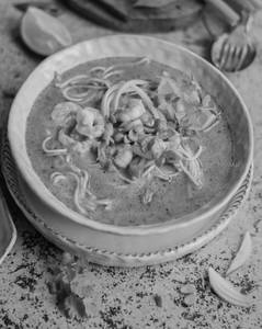 Prawns hot garlic soup