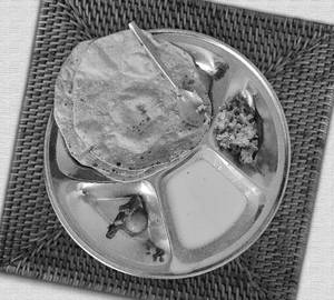 Veg Thali 5 tava roti+sabaji+dahi