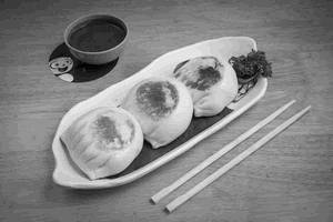 Spicy Chicken Bao