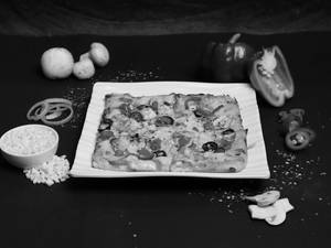 Tandoori Paneer Pizza