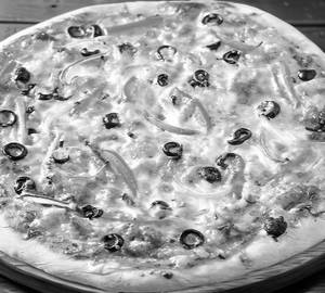 Tandoori treat pizza