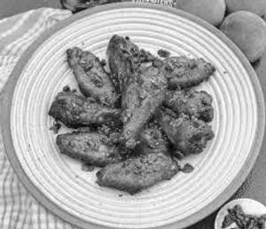 Chicken Wing With Garlic Sauce