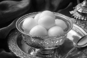 White Rasgulla