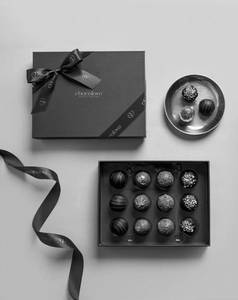 Classic Truffles - 12 Pcs