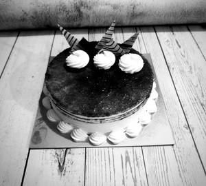 Black Currant Cake