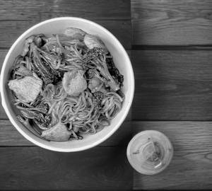Chicken Schezwan Noodles