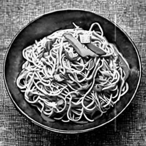 Egg hakka noodles