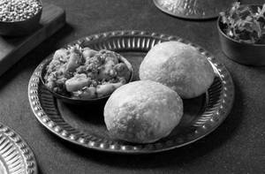 Khasta With Aloo (2 Pcs)