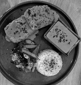 Panko Crusted Veg Steak With Pepperika Sauce