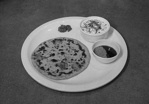 Aaloo Paratha With Curd