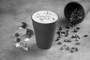 KESAR PISTA LASSI