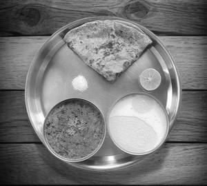 Mini Puranpoli Thali