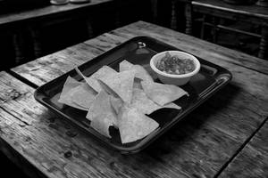 Nachos With Salsa Dip