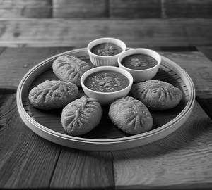 Veg fried momos [6 pieces]