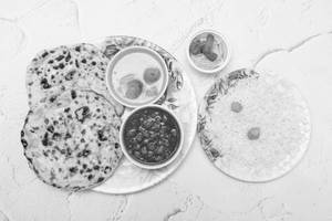 2 Pcs Chole Paneer Kulcha With Kadhi Rice