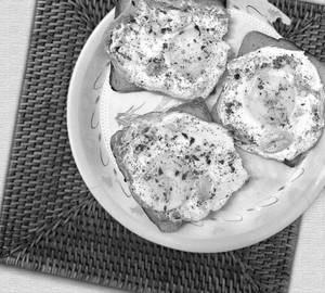 Egg pouch with bread
