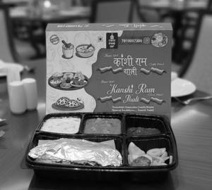 Dal Makhani Thali [Mini] With Raita