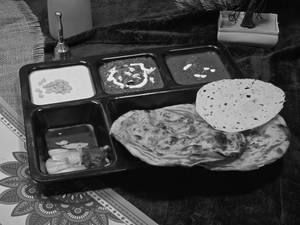 Palak Paneer Amritsari Platter